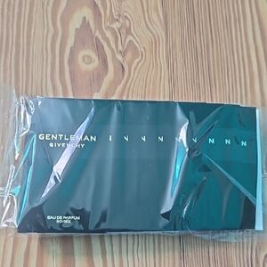 Givenchy Gentleman Eau de Parfum 10pk Sample